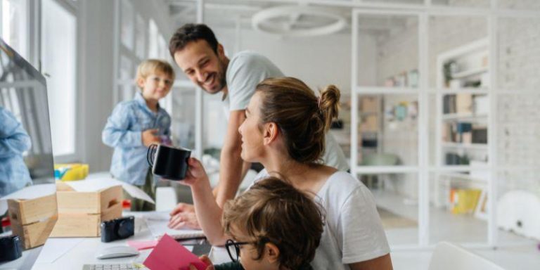 Lee más sobre el artículo 💼 Cómo organizar mejor un negocio familiar sin discusiones ni desorden