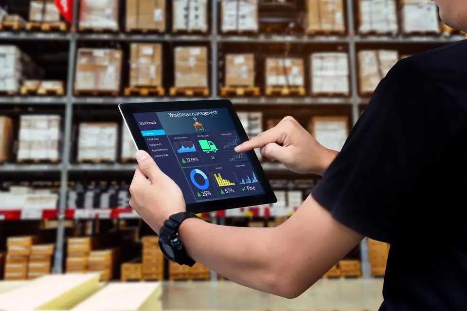 Lee más sobre el artículo 📦 ¿Cómo llevar el control de stock de un negocio de forma eficiente?